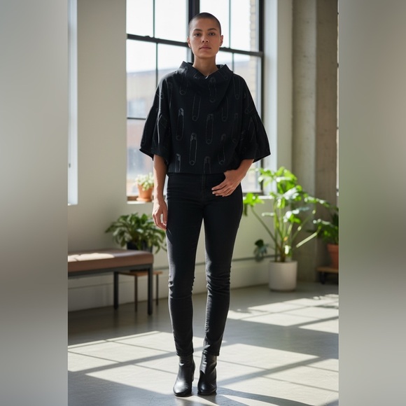 NY 77 Design Black Shimmer Safety Pin Top Lagenlook 4 L - Picture 2 of 11